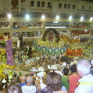 Ρίο-Καρναβάλι 2009-Άρμα με θέμα Λέξεις και Μουσική
