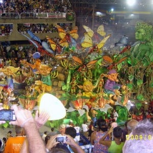 Ρίο-Καρναβάλι 2009-Άρμα με θέμα Φωνή της Καρδιάς (σχολή "Portela"