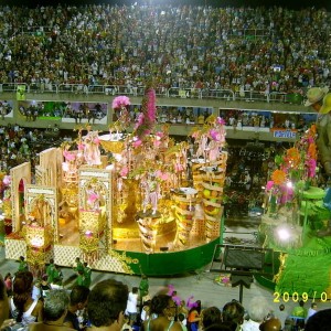 Ρίο-Καρναβάλι 2009-Άρμα με θέμα Ο Λαός Μας