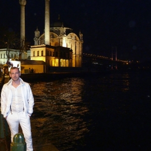 Ortakoy με φόντο το πανέμορφο τζαμί και τη γέφυρα του Βοσπόρου