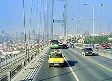 awww.world_guides.com_images_istanbul_istanbul_transport2.jpg