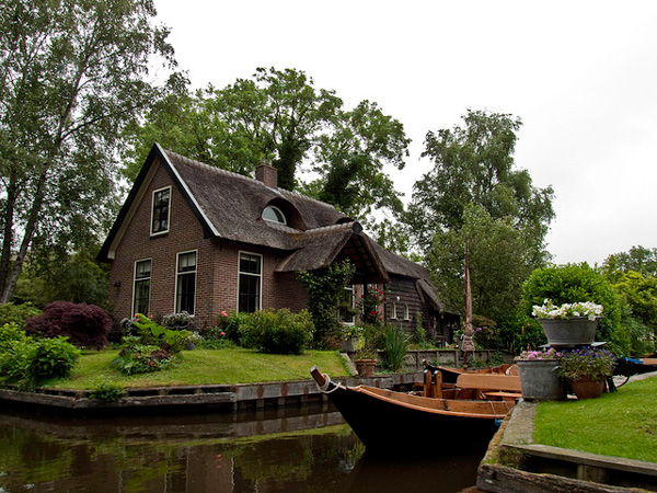 aperierga.gr_wp_content_uploads_2012_01_Giethoorn1.jpg