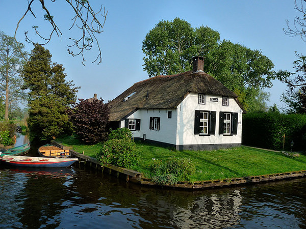 aperierga.gr_wp_content_uploads_2012_01_Giethoorn8.jpg