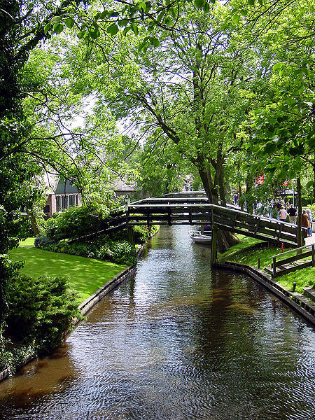 aperierga.gr_wp_content_uploads_2012_01_Giethoorn17.jpg