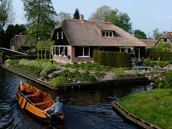 aperierga.gr_wp_content_uploads_2012_01_Giethoorn11.jpg