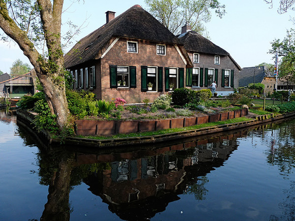 aperierga.gr_wp_content_uploads_2012_01_Giethoorn16.jpg