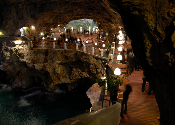 aperierga.gr_wp_content_uploads_2012_04_caverestaurant3.jpg