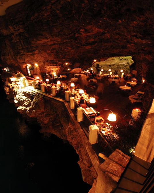 aperierga.gr_wp_content_uploads_2012_04_caverestaurant7.jpg