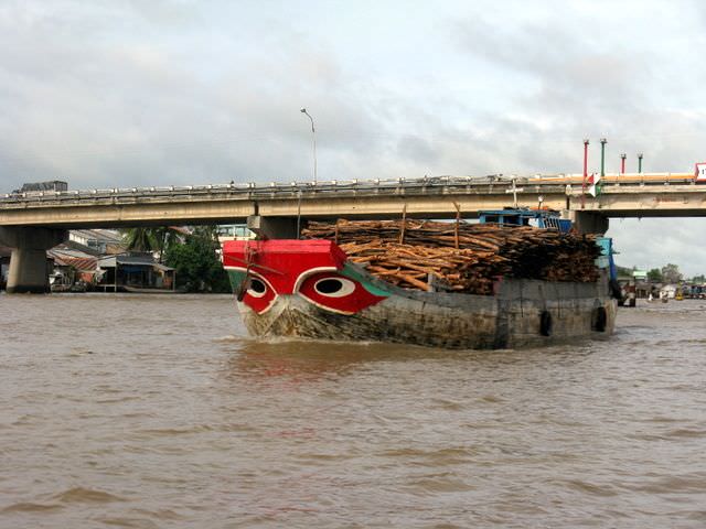 aimg10.imageshack.us_img10_8303_bridgeinmekong.jpg