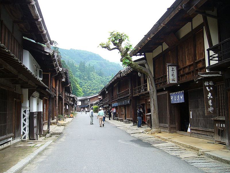 aupload.wikimedia.org_wikipedia_commons_thumb_4_40_Tsumago_juku_1.jpg_800px_Tsumago_juku_1.jpg