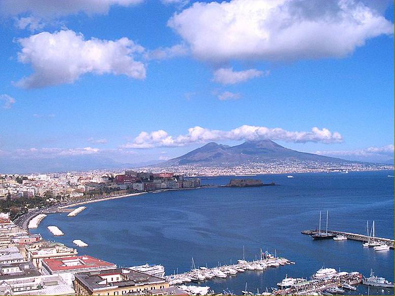 awww.taxi5positano.com_golfo_di_napoli_e_Vesuvio.jpg