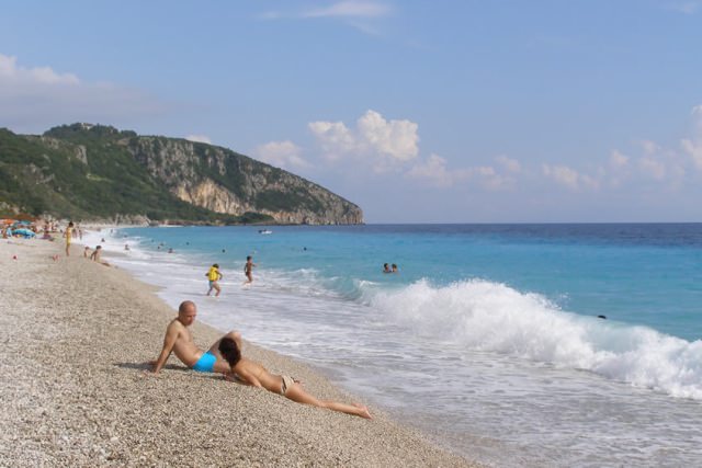 awww.shqiperia.com_foto_albums_dsema1_Plazhi_i_Dhermiut.sized.jpg