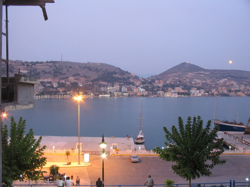 ai435.photobucket.com_albums_qq75_albanian_photo_saranda.jpg_9d871000a58b20fa0782233bd6d39b78.jpg