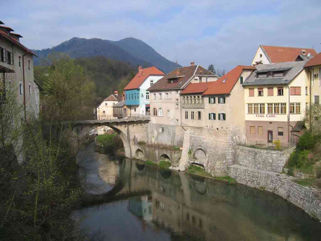 ai975.photobucket.com_albums_ae236_galat2000_SLOVENIA_RADOVIJICE_2.jpg