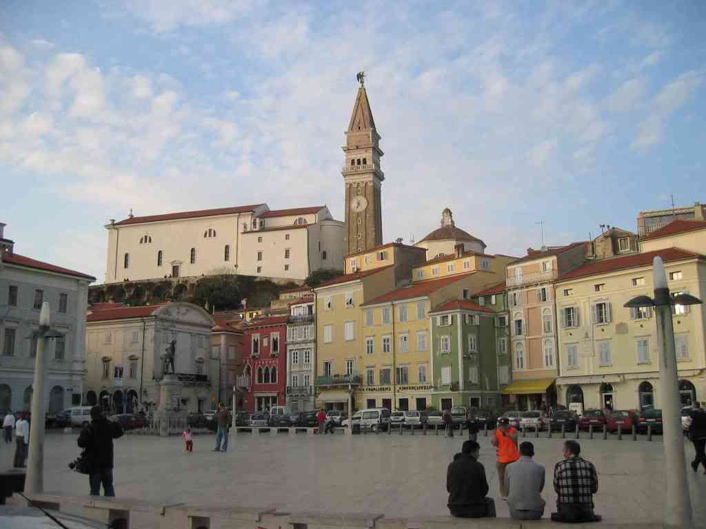 ai975.photobucket.com_albums_ae236_galat2000_SLOVENIA_PIRAN.jpg