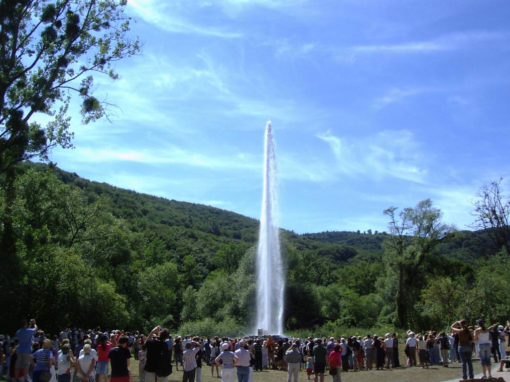 avulkanschule.de_images_bildergalerie_geysir_andernach_.jpg