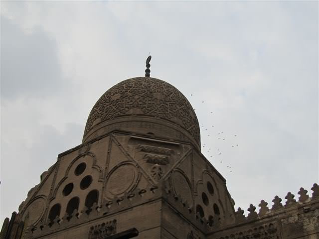 ai975.photobucket.com_albums_ae236_galat2000_Egypt_Cairo_necro5ee00768dba7b52d9d8f7b5b031f6ad5.jpg