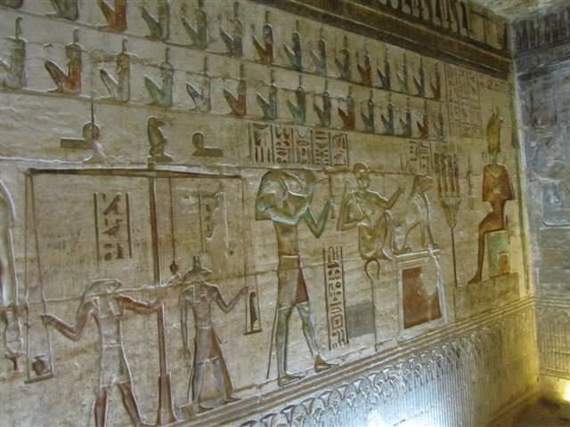 ai975.photobucket.com_albums_ae236_galat2000_Egypt_Deir_20El_2bfcafad5b3bc555dff9ac3c13917596c.jpg