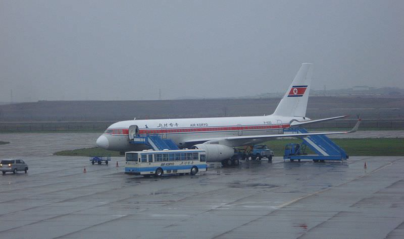 aupload.wikimedia.org_wikipedia_commons_thumb_e_e2_Air_Koryo_Tdb8c11b6955bbf75b4bbf93a4840ed7d.jpg