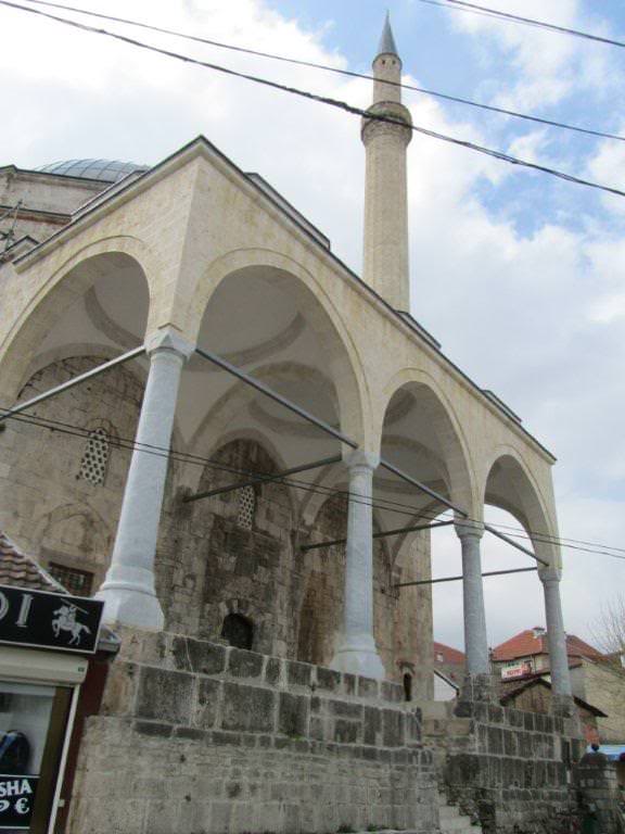 ai975.photobucket.com_albums_ae236_galat2000_WEST_20BALKANS_KOSOVO_20__20PRIZREN_04_101.jpg