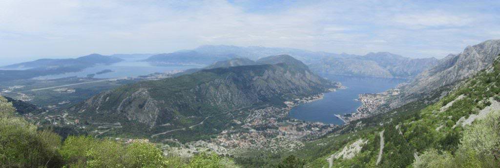 ai975.photobucket.com_albums_ae236_galat2000_WEST_20BALKANS_Montenegro_01_KOTOR_LOVCEN1.jpg