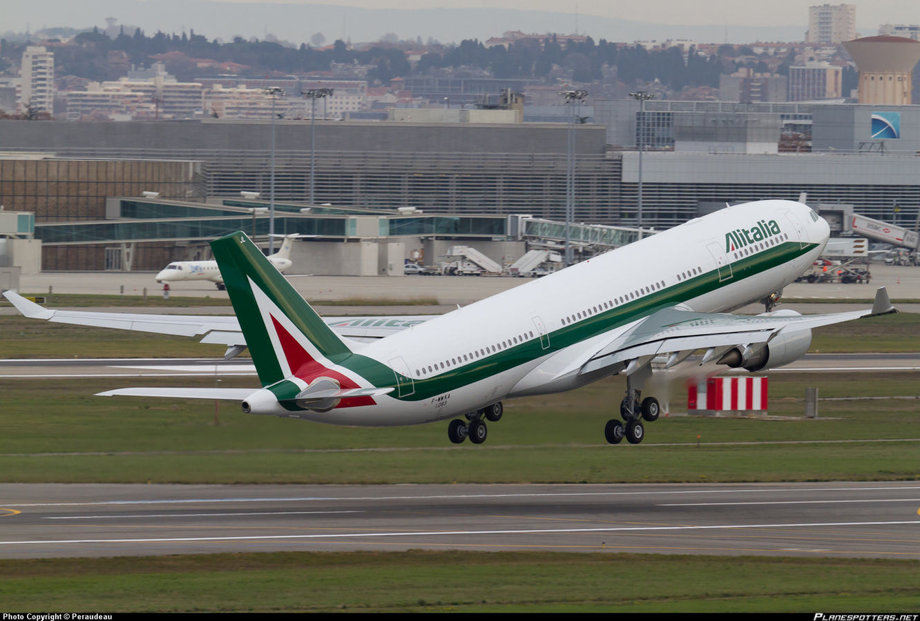 aimg.planespotters.net_photo_237000_original_F_WWKA_Alitalia_A4d4fda00ce97faf81612beb8b72943cc.jpg