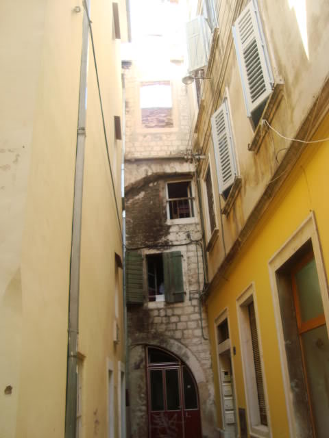 ai31.photobucket.com_albums_c366_Thanasis_U2_Croatia_202011_DSC07699.jpg