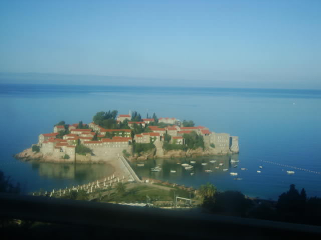 ai31.photobucket.com_albums_c366_Thanasis_U2_Montenegro_DSC07797.jpg