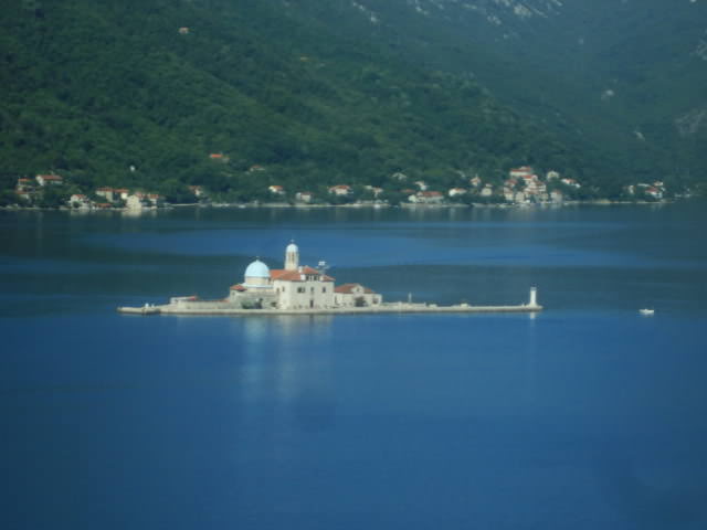 ai31.photobucket.com_albums_c366_Thanasis_U2_Montenegro_DSC07814.jpg