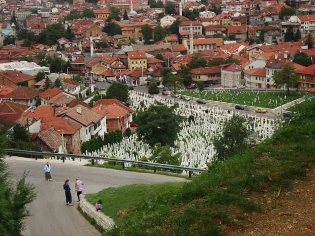 ai31.photobucket.com_albums_c366_Thanasis_U2_Sarajevo_202011_37.jpg