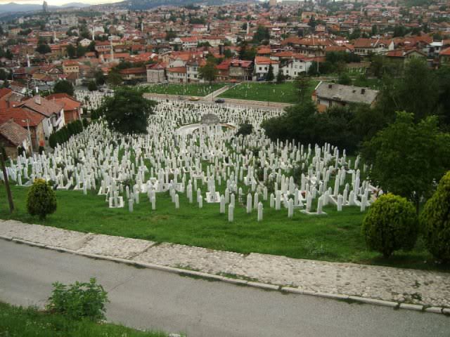 ai31.photobucket.com_albums_c366_Thanasis_U2_Sarajevo_202011_39.jpg