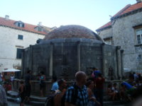 ai31.photobucket.com_albums_c366_Thanasis_U2_Croatia_202011_DSC07896.jpg