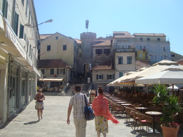 ai31.photobucket.com_albums_c366_Thanasis_U2_Montenegro_DSC07817.jpg