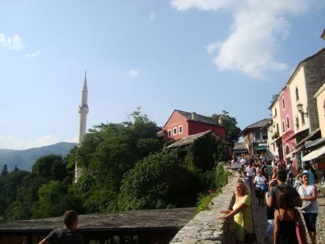 ai31.photobucket.com_albums_c366_Thanasis_U2_Bosnia_202011_12.jpg