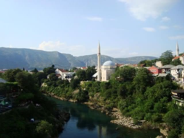 ai31.photobucket.com_albums_c366_Thanasis_U2_Bosnia_202011_14.jpg