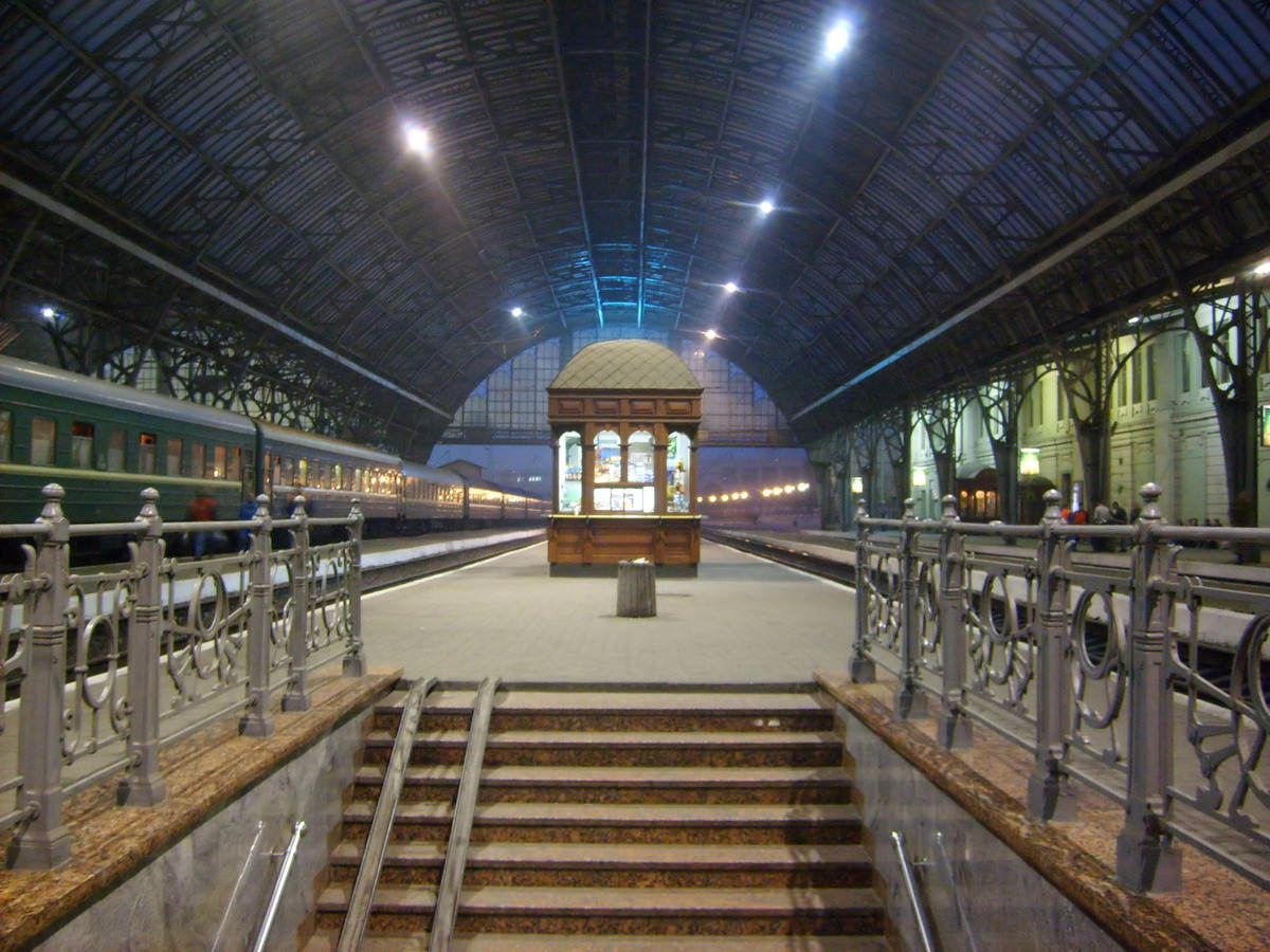 aupload.wikimedia.org_wikipedia_commons_9_97_Lwow_railway_station01.jpg