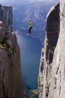 slackline-kjerag-fredrik-schenholm.jpg