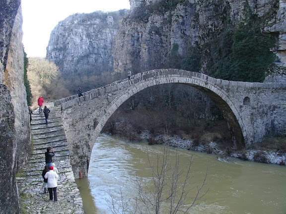 ai970.photobucket.com_albums_ae190_dimosf_2009__20IOANNINA_DSC04674.jpg