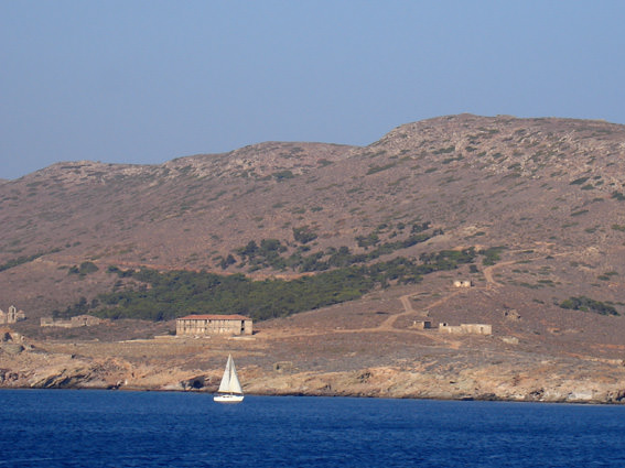 ai1249.photobucket.com_albums_hh506_dimosf2_2012_20MAKRONISOS_DSC00469.jpg