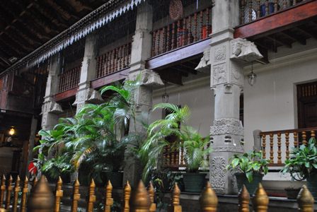 kandy tooth temple 2.JPG