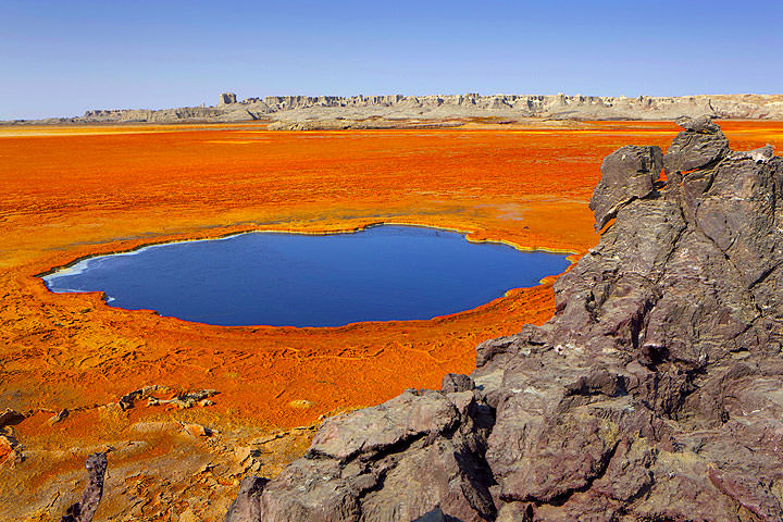 aimages.volcanodiscovery.com_fileadmin_photos_user_RolandGerth_Dallol_Black_Lake_7P.jpg