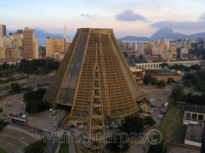 awww.shutterpoint.com_photos_M_574421_Rio_de_Janeiro_s_cathedral_view.jpg