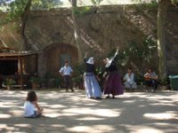Παραδοσιακοί χοροί στο La Granja.jpg