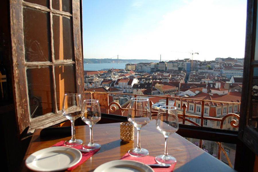 lissabon-portugal-udsigt-fra-restaurant-chapito-view-from-lisbon-lisboa-vild_zps21e0844f.jpeg