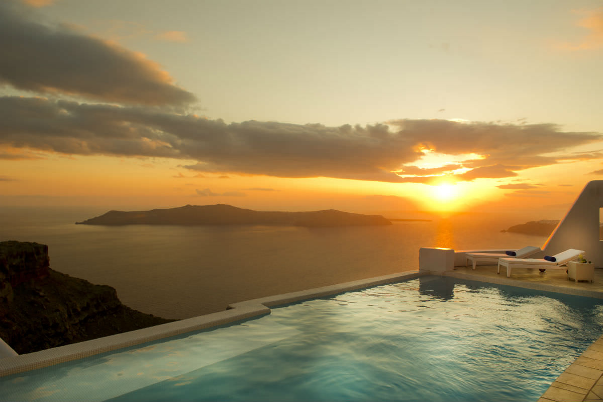 astra_suites_santorini.jpg astra_suites_santorini.jpg