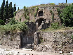 250px-Roma-mausoleo_di_augusto.jpg