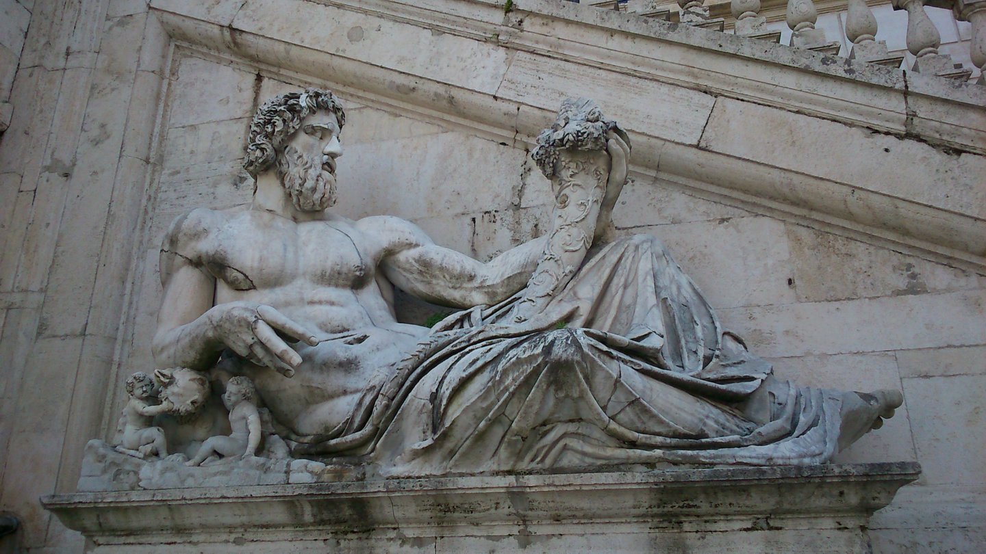 18.Piazza Del Campidoglio (Palazzo Del Senatore - Tiber & Nile) 7.jpg