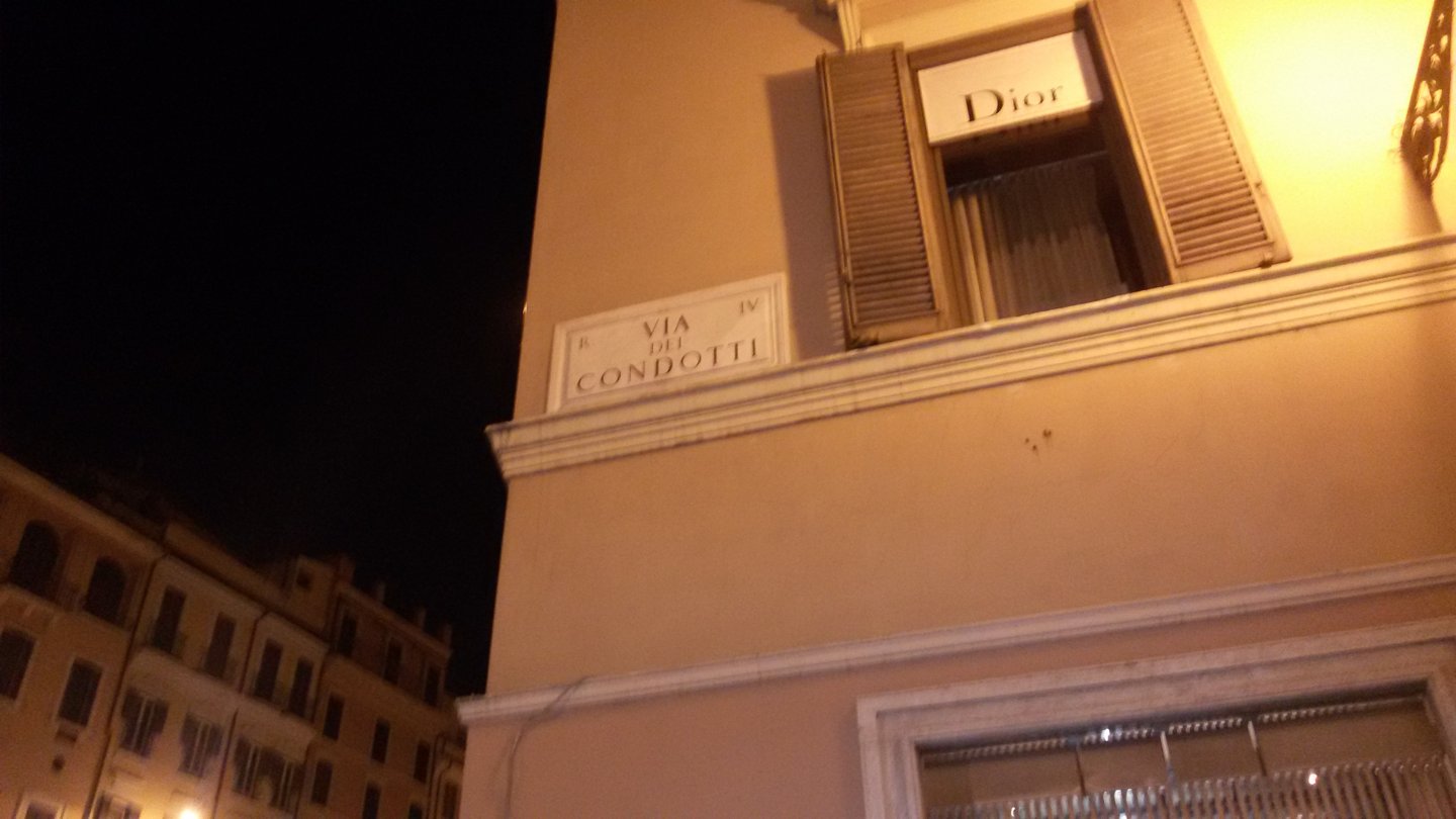 39.Via Dei Condoti.jpg