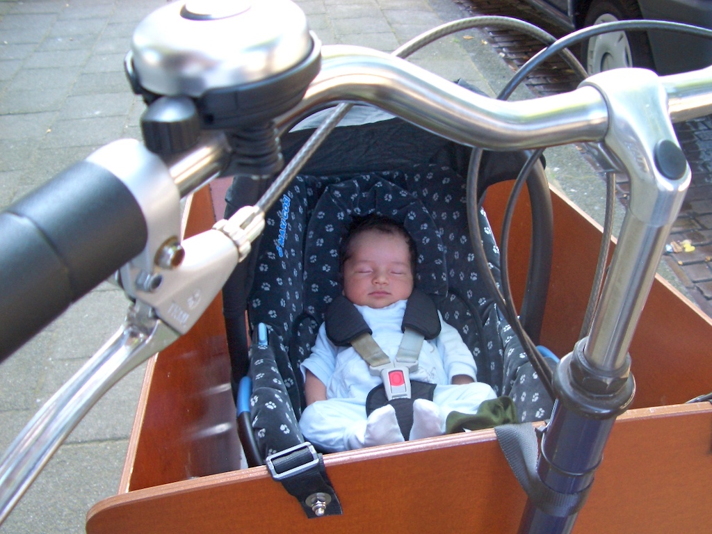 pascal-4-weeks-in-bakfiets1.jpg