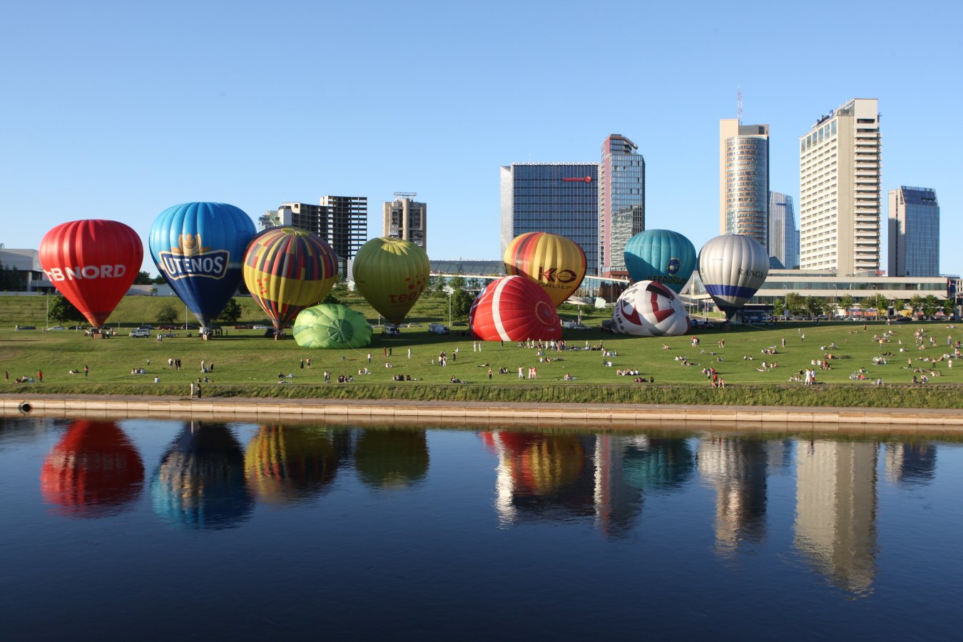 Vilnius, the ballons.jpg